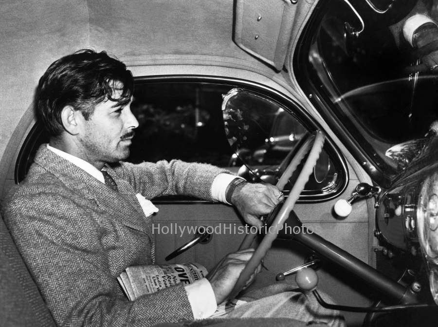 Clark Gable 1939 In his Lincoln Zephyr.jpg